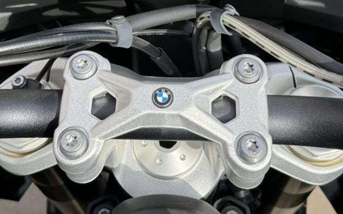 2025 BMW S 1000 XR Black Storm Metallic 2