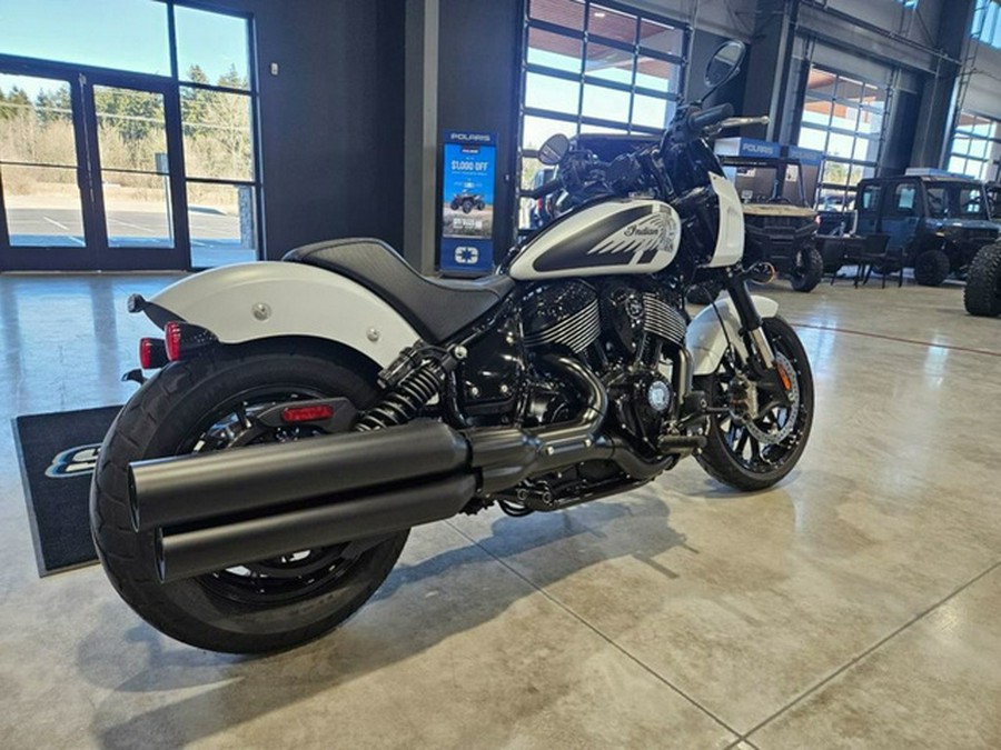 2025 Indian Sport Chief Ghost White Metallic Smoke