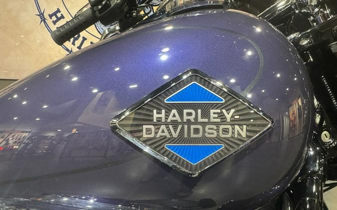 2026 Harley-Davidson Softail FLHC - Heritage Classic