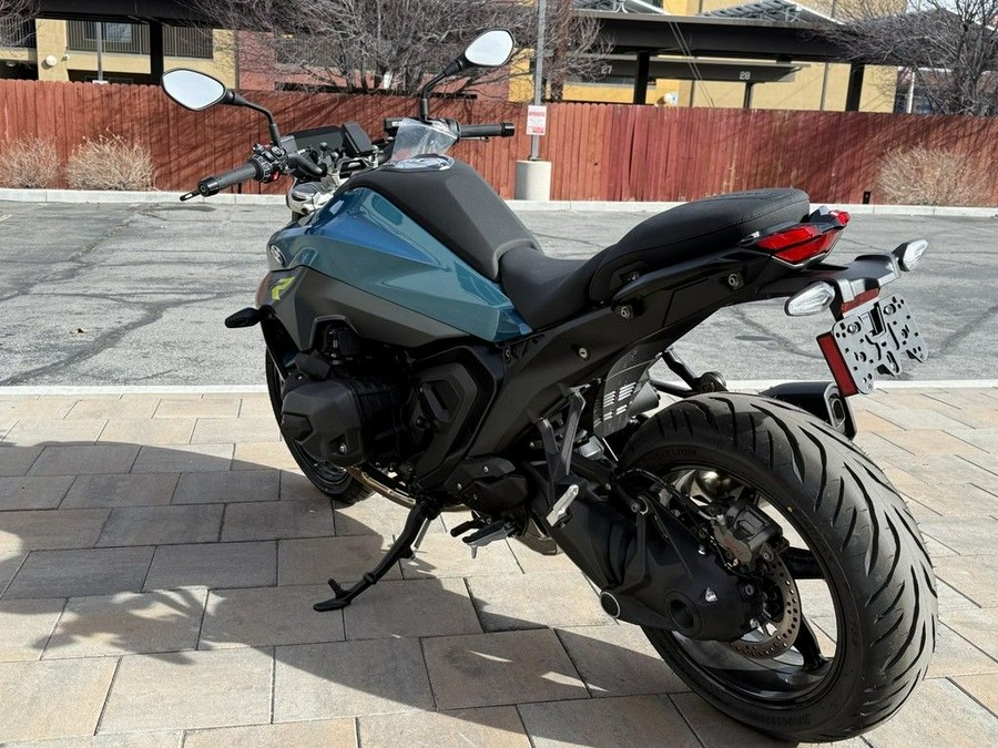 2026 BMW R 1300 R Snapper Rocks Blue