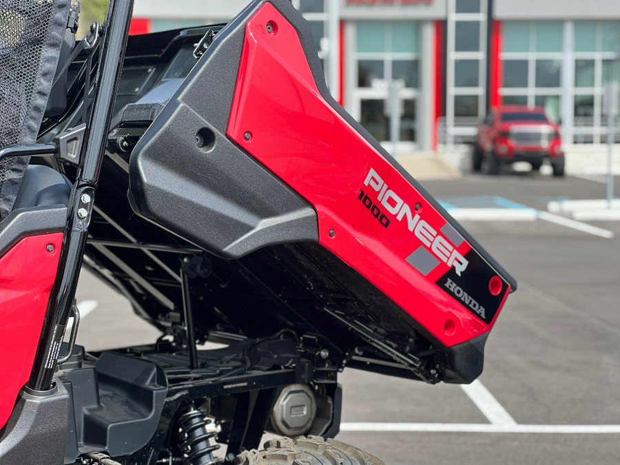 2025 Honda Pioneer 1000 Deluxe