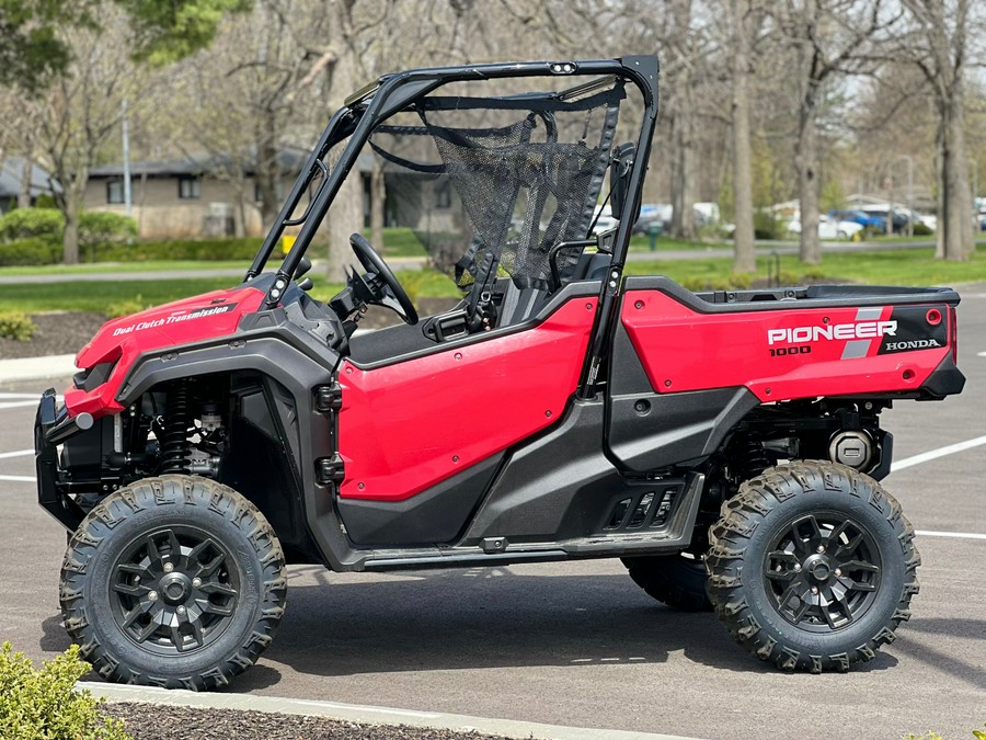2025 Honda Pioneer 1000 Deluxe
