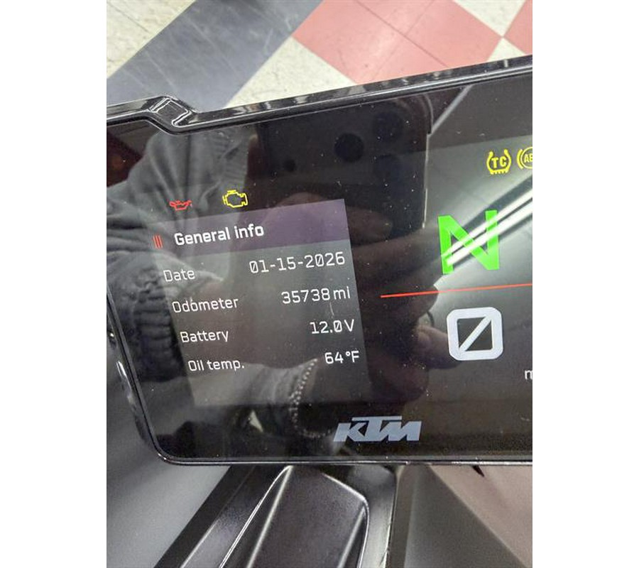 2022 KTM 1290 Super Duke R EVO