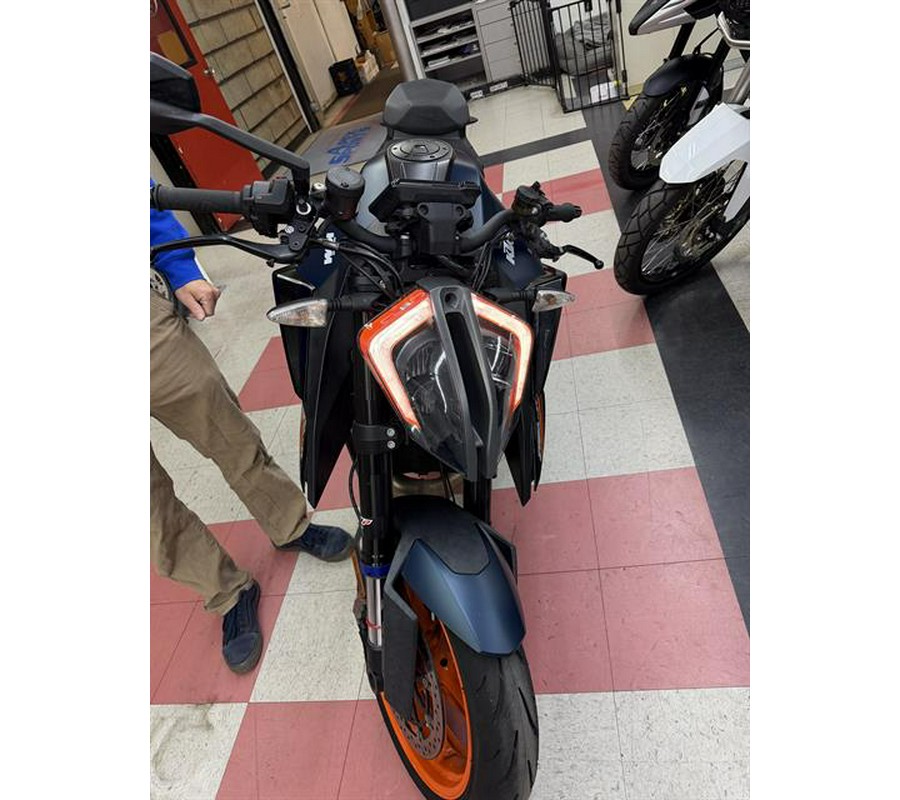 2022 KTM 1290 Super Duke R EVO