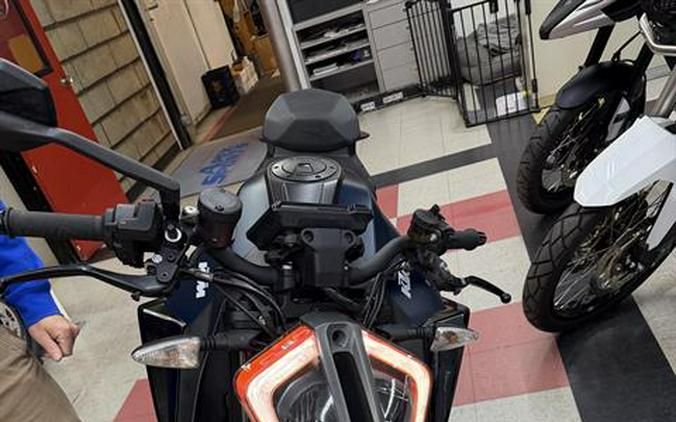 2022 KTM 1290 Super Duke R EVO