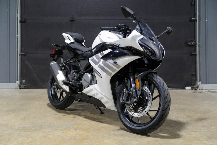 2026 CFMOTO 300SS