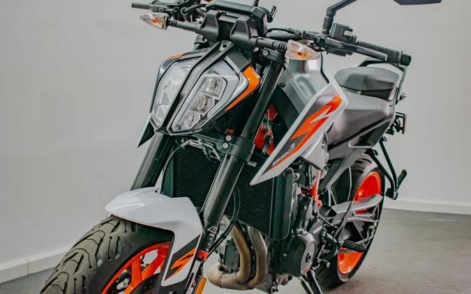 2021 KTM 890 Duke R