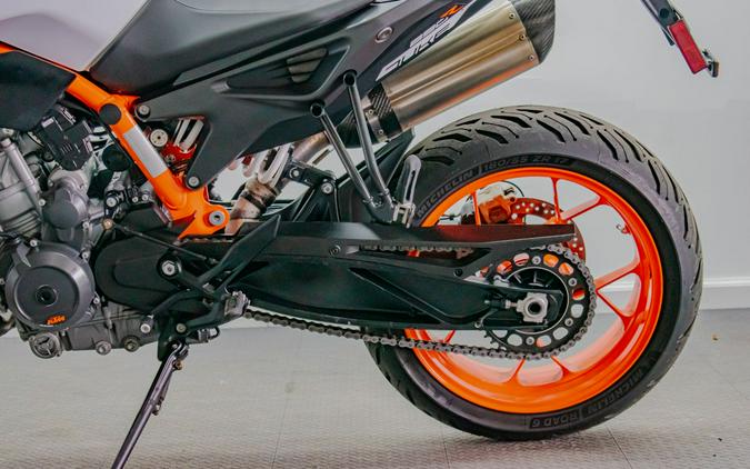 2021 KTM 890 Duke R