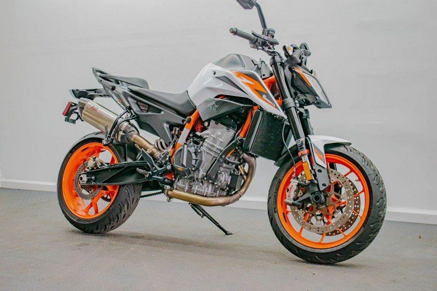 2021 KTM 890 Duke R