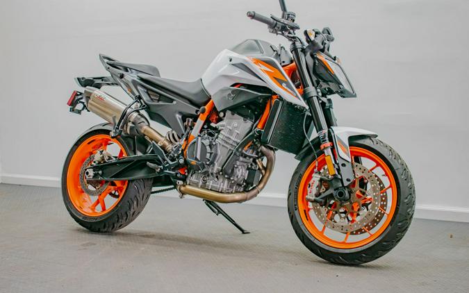 2021 KTM 890 Duke R