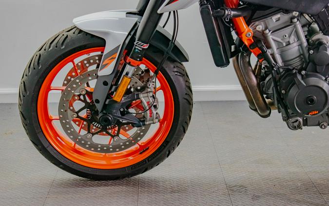 2021 KTM 890 Duke R