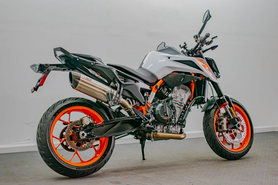 2021 KTM 890 Duke R