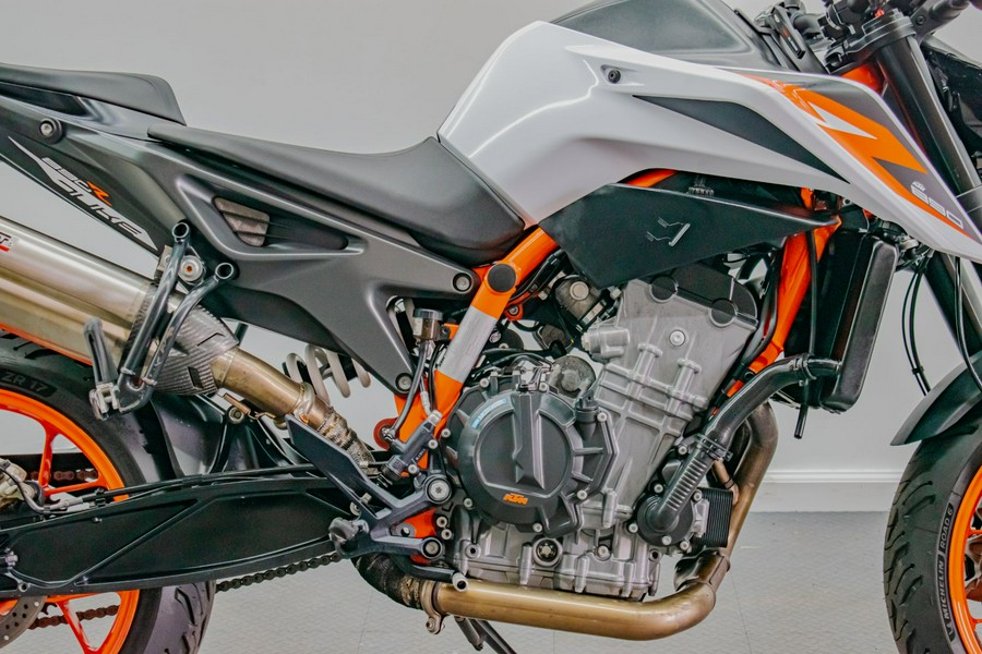 2021 KTM 890 Duke R