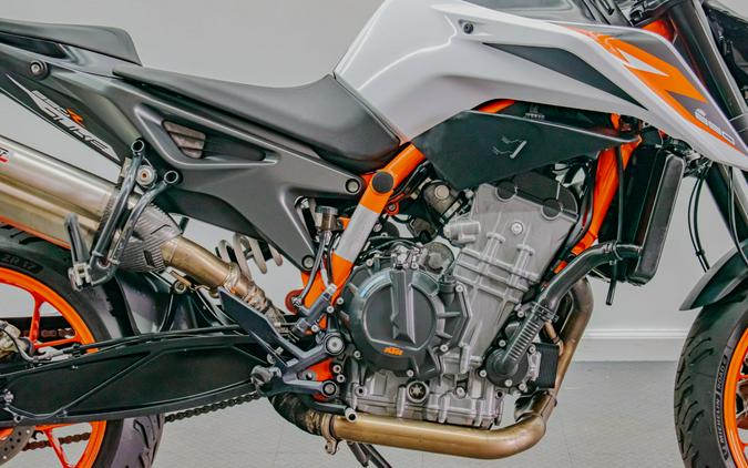 2021 KTM 890 Duke R