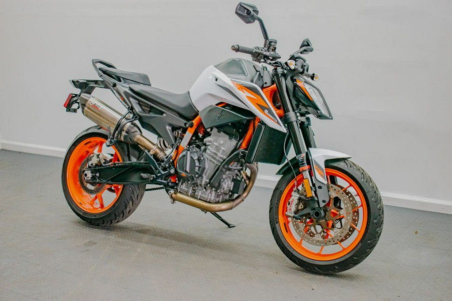 2021 KTM 890 Duke R