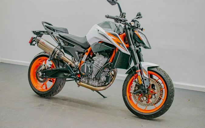 2021 KTM 890 Duke R