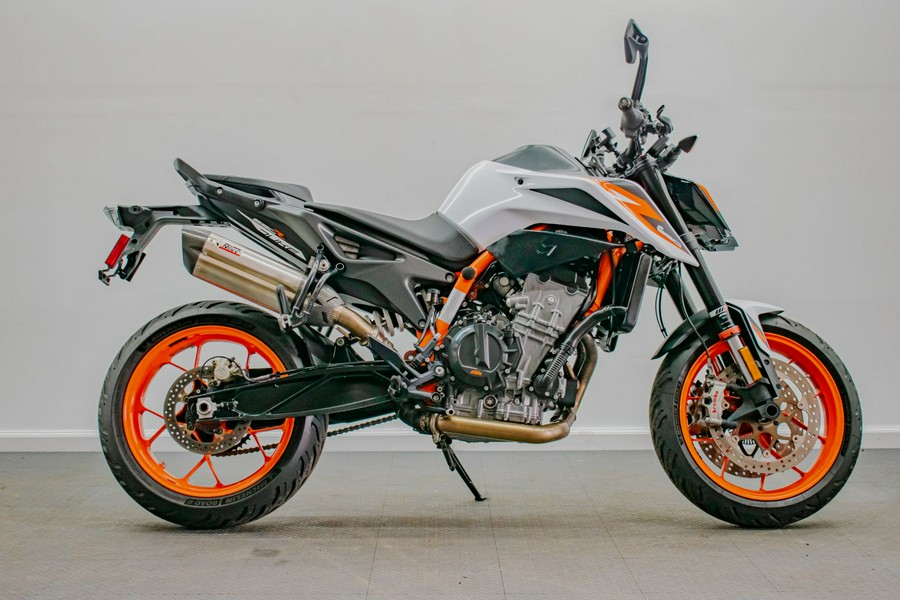 2021 KTM 890 Duke R