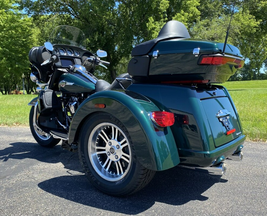 2024 Harley-Davidson Tri Glide Ultra Alpine Green / Vivid Black