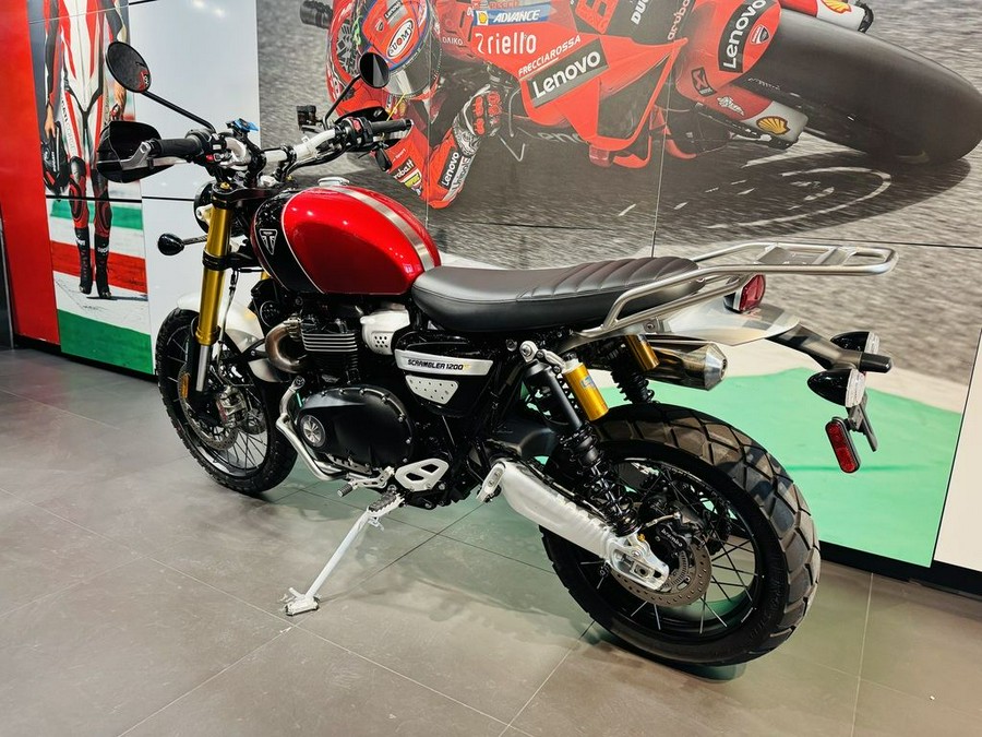 2023 Triumph Scrambler 1200 XE Carnival Red / Jet Black