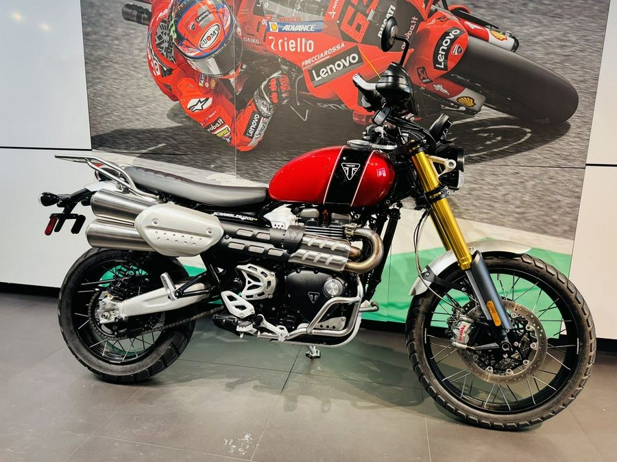 2023 Triumph Scrambler 1200 XE Carnival Red / Jet Black