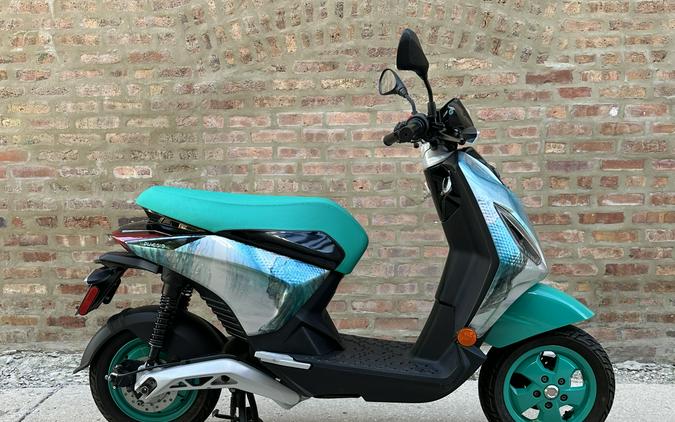 2022 Piaggio 1 Active Feng Chen Wang