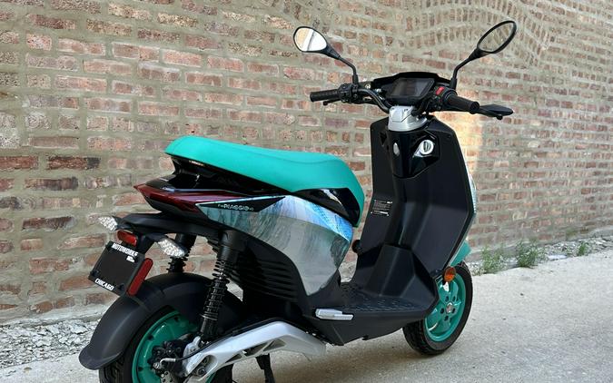 2022 Piaggio 1 Active Feng Chen Wang