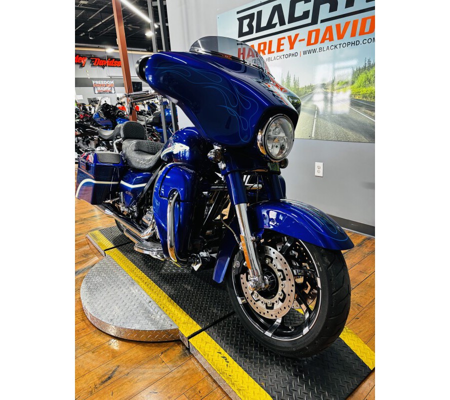 2010 Harley-Davidson® CVO™ Street Glide® CANDY CONCORD
