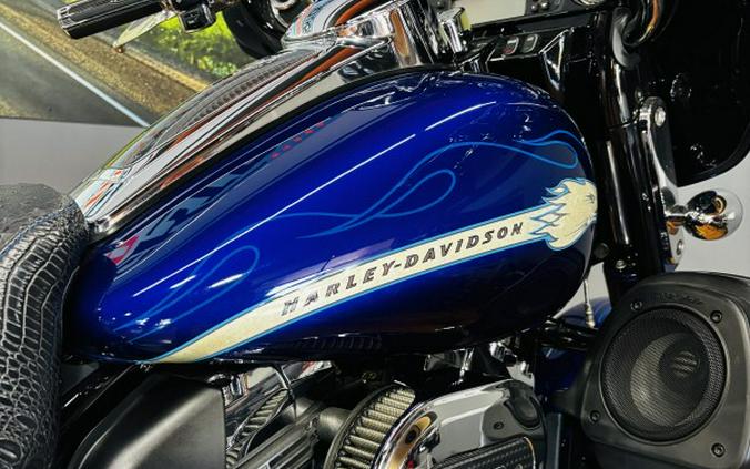 2010 Harley-Davidson® CVO™ Street Glide® CANDY CONCORD