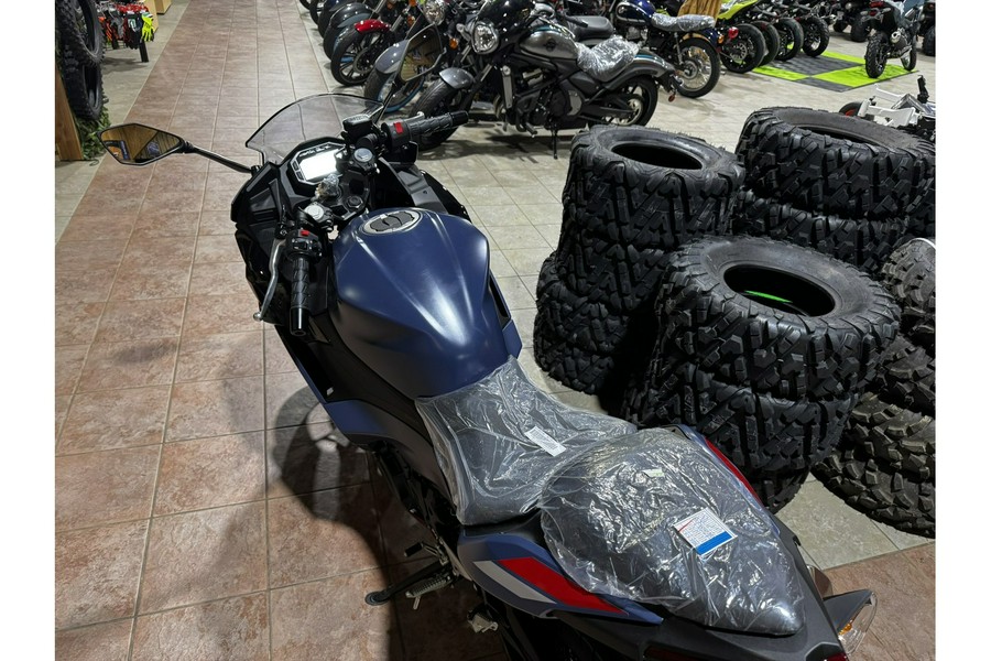 2026 Kawasaki Ninja® 500 ABS - Metallic Matte Twilight Blue / Candy Persimmon Red