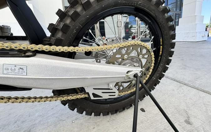 2026 Ducati Desmo450 MX Factory