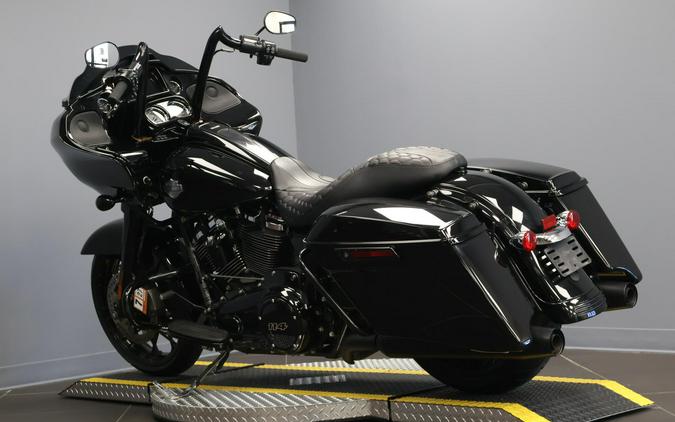 2022 Harley-Davidson® Road Glide® Special Vivid Black - Black Finish