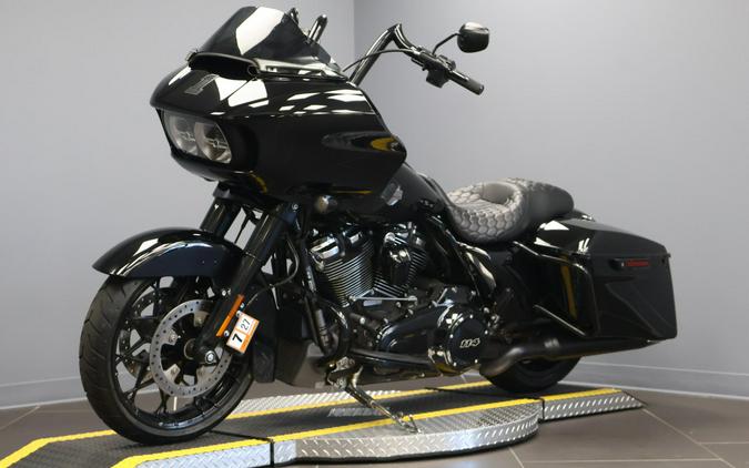 2022 Harley-Davidson® Road Glide® Special Vivid Black - Black Finish