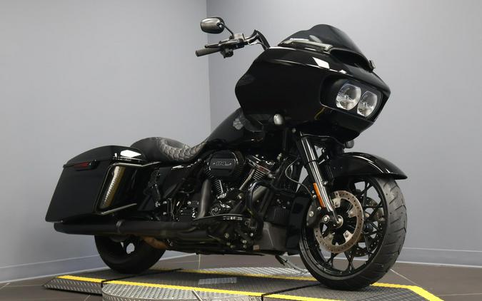 2022 Harley-Davidson® Road Glide® Special Vivid Black - Black Finish