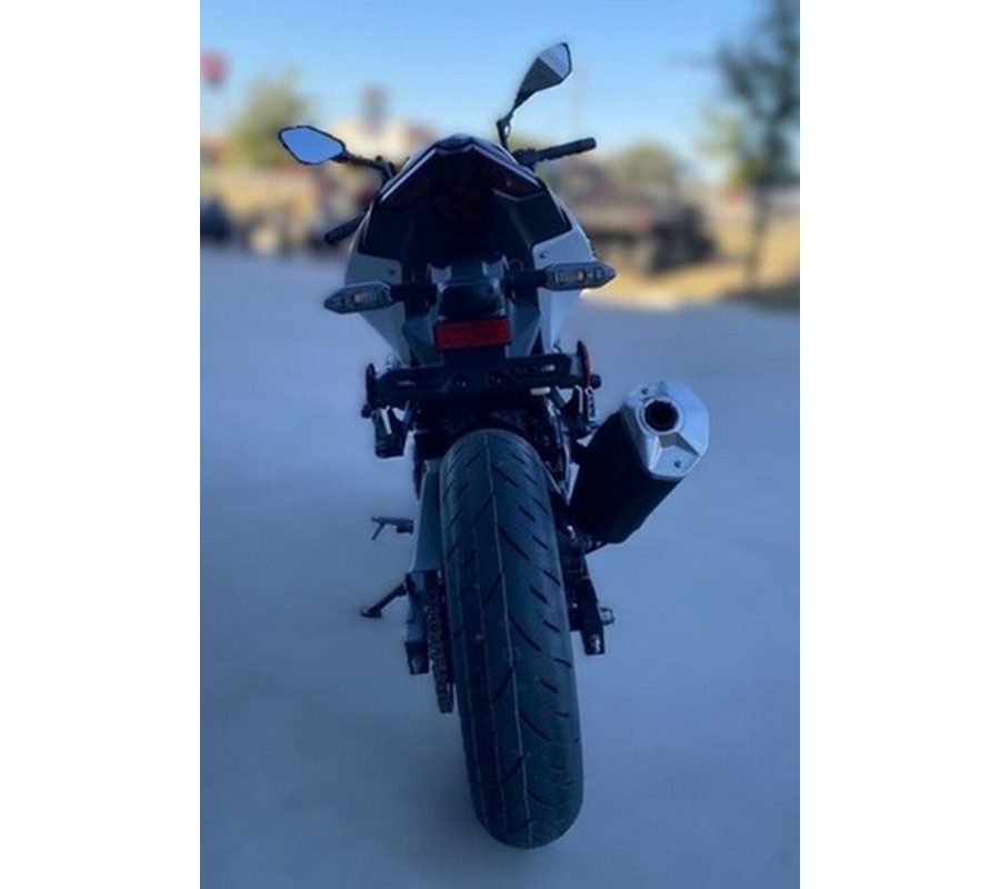 2026 Kawasaki Z500 SE ABS