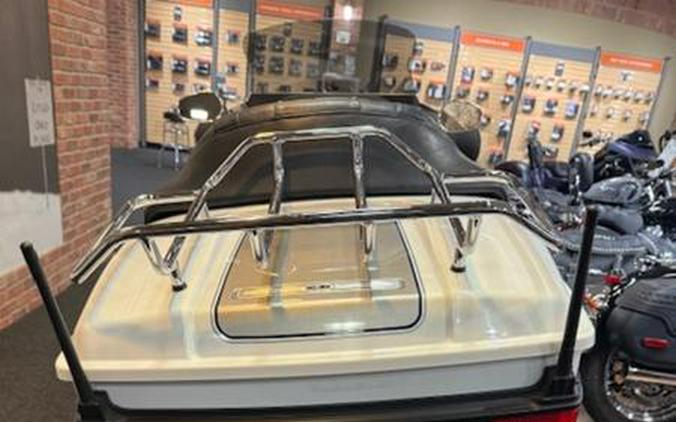 2009 Harley-Davidson® FLHTCU - Ultra Classic® Electra Glide®