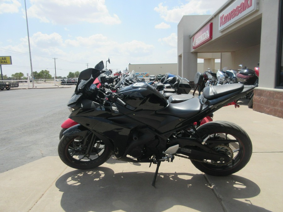2017 YAMAHA YZF-R3