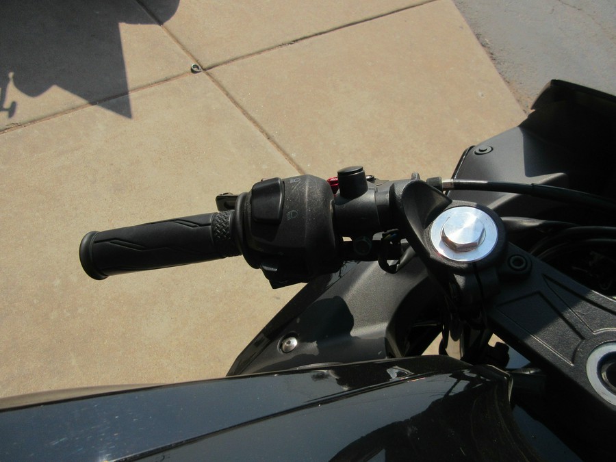2017 YAMAHA YZF-R3