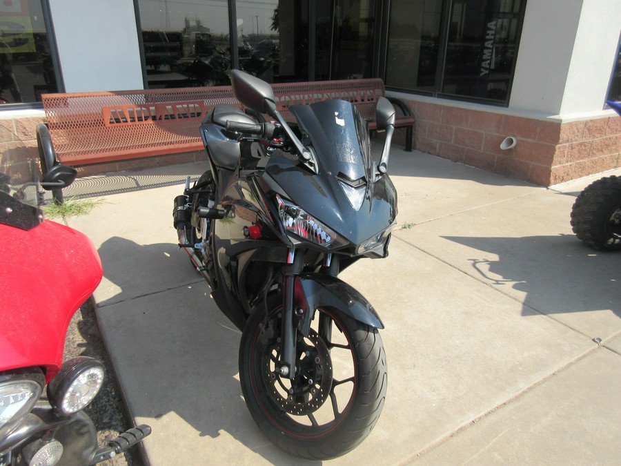 2017 YAMAHA YZF-R3