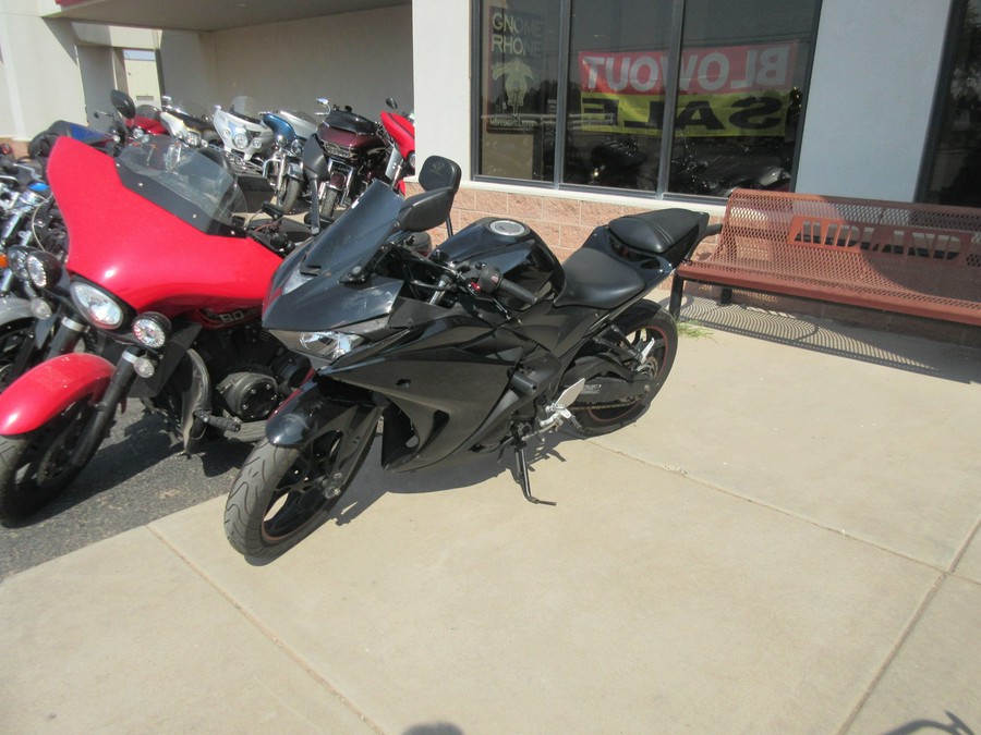 2017 YAMAHA YZF-R3