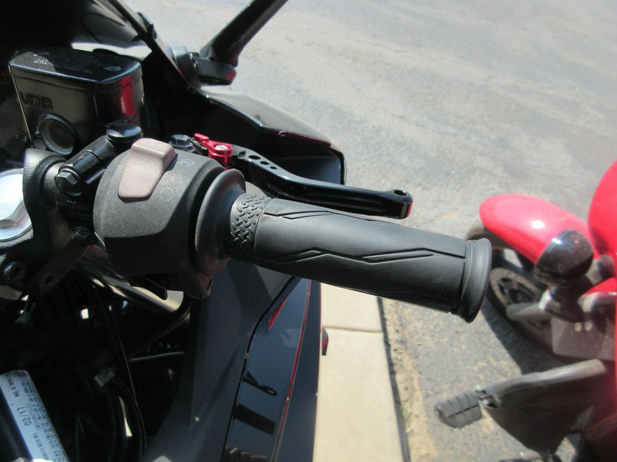 2017 YAMAHA YZF-R3