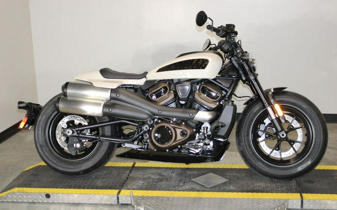 2022 Harley-Davidson Sportster S Review [w/ Mid-Control Kit]