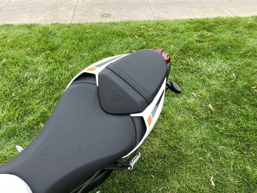 2025 Triumph Street Triple 765 R Pure White