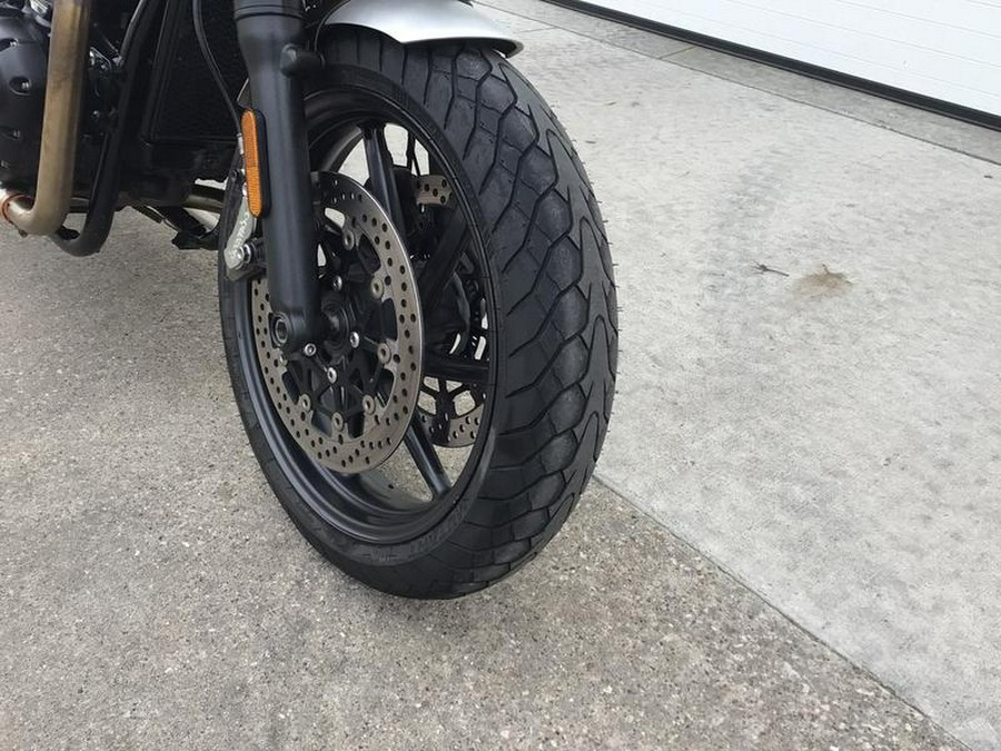 2019 Triumph Speed Twin Korosi Red and Storm Grey