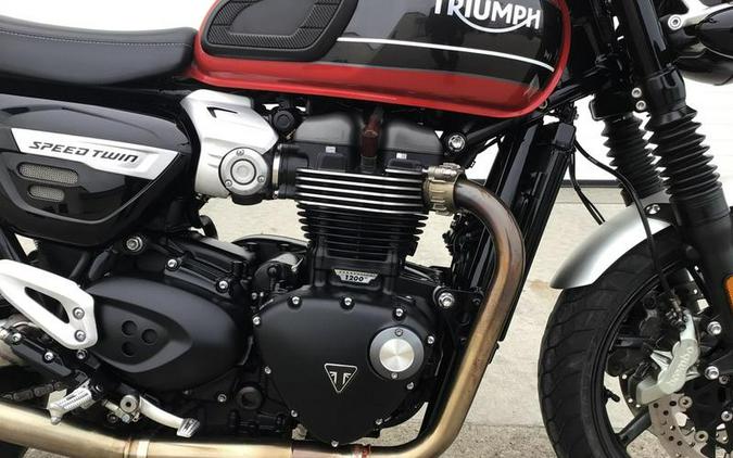 2019 Triumph Speed Twin Korosi Red and Storm Grey