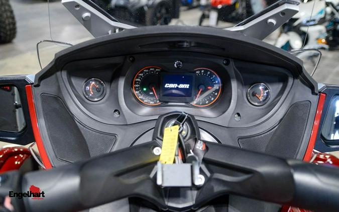 2015 Can-Am Spyder® RT-S SE6