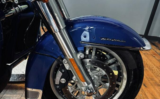 2024 Harley-Davidson® Tri Glide™ Ultra BLUE BURST W/ PINSTRIPE
