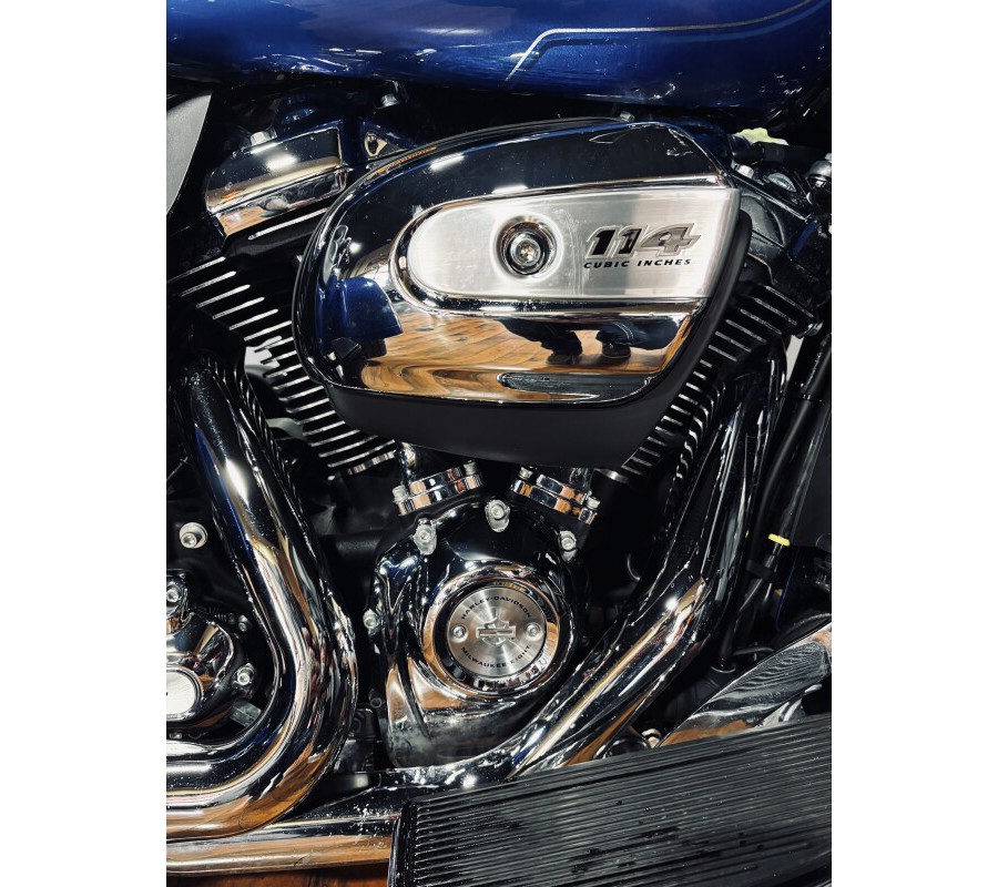 2024 Harley-Davidson® Tri Glide™ Ultra BLUE BURST W/ PINSTRIPE