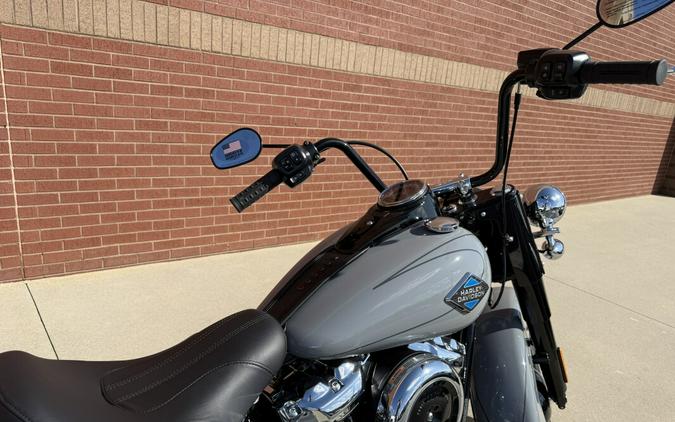 2026 Harley-Davidson® Heritage Classic Dark Billiard Gray Black Cast Wheels