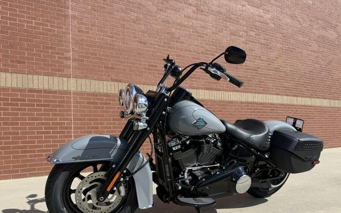 2026 Harley-Davidson® Heritage Classic Dark Billiard Gray Black Cast Wheels