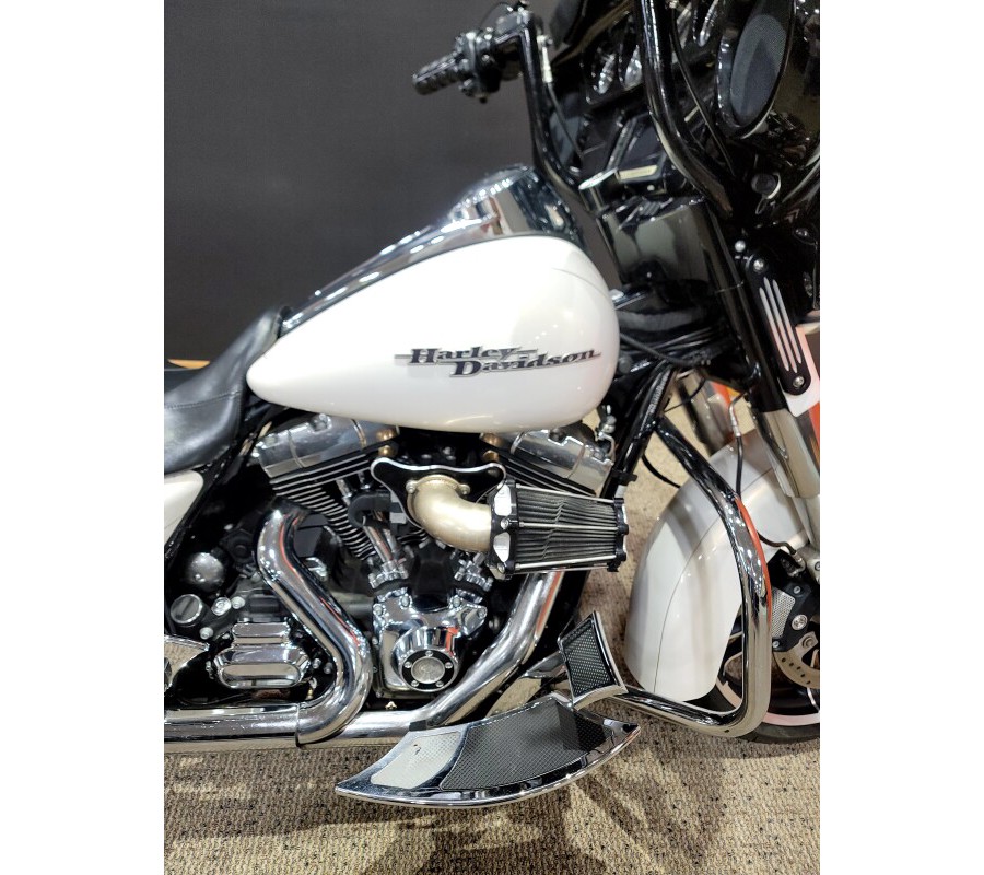 2014 Harley-Davidson® Street Glide® Special Morocco Gold